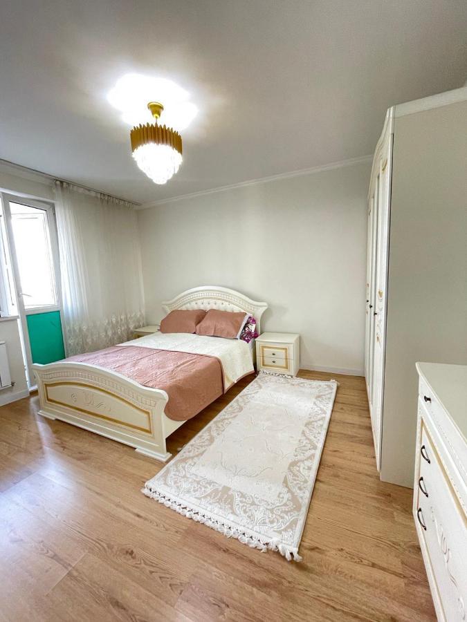 Apartment In Almaty Exteriér fotografie